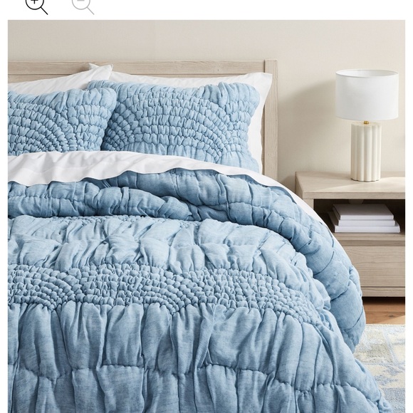 Pottery Barn Teen Cream Puff Microfiber quilt - Picture 1 of 6